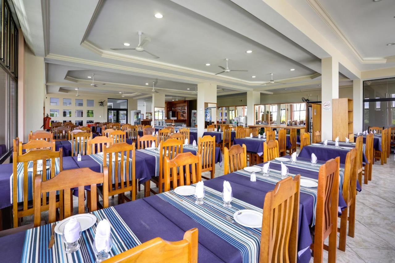 Hotel San Isidro เซากาเบรียล ภายนอก รูปภาพ