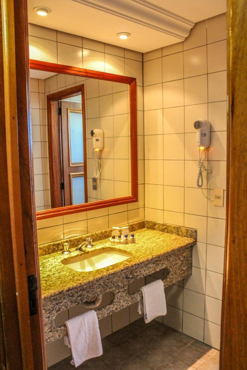 Hotel San Isidro เซากาเบรียล ภายนอก รูปภาพ